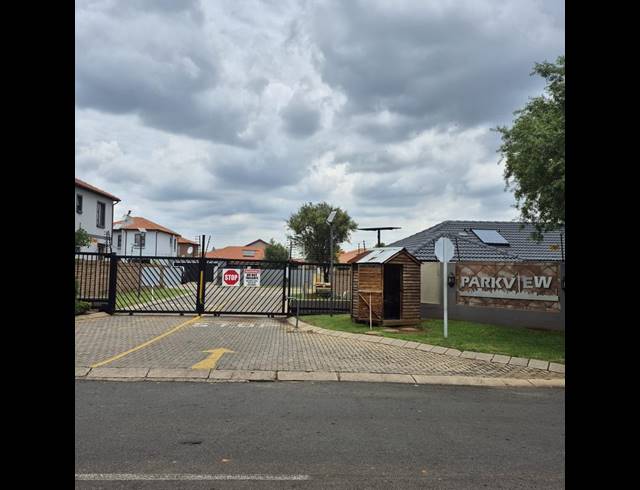 2 BEDROOM PROPERTY TO RENT IN PARKRAND
